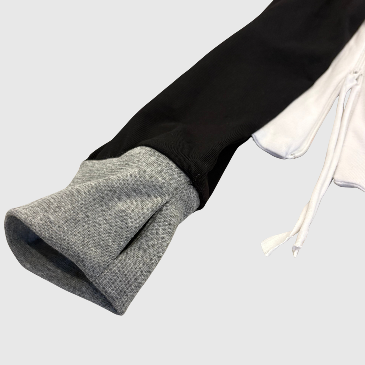 Ribbed cuff with thumbhole